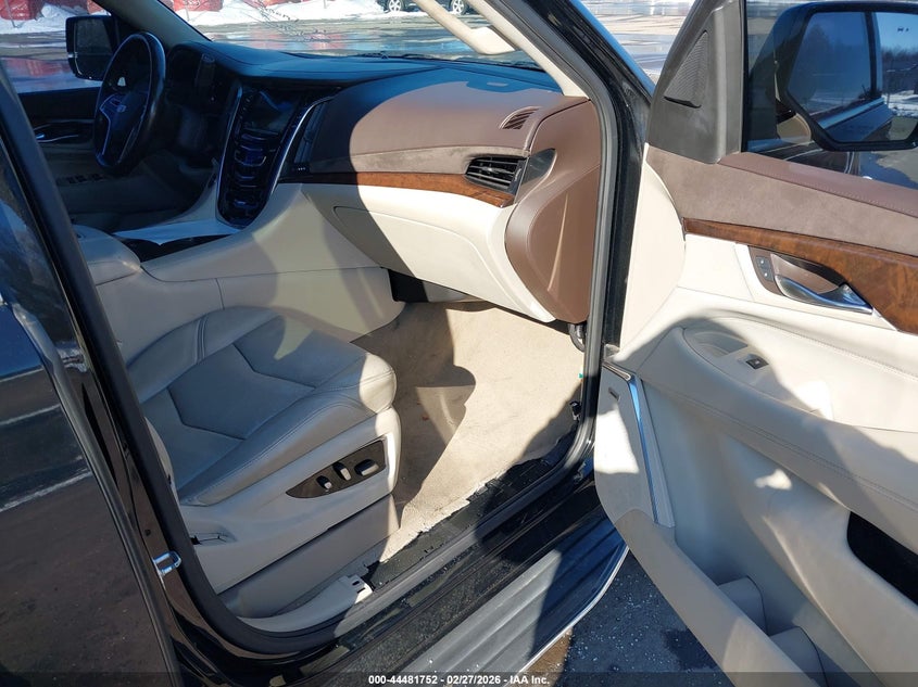 2017 Cadillac Escalade Luxury