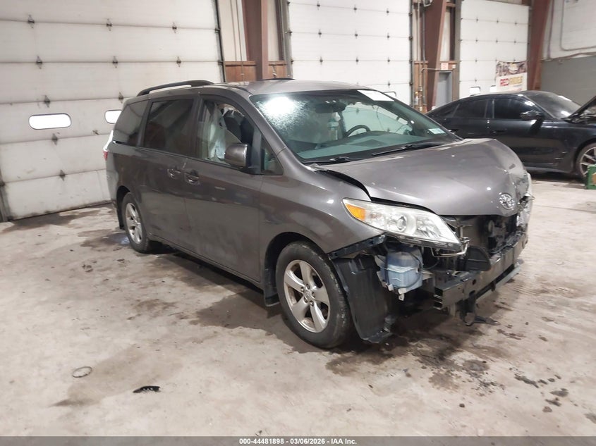 2017 Toyota Sienna Le 8 Passenger