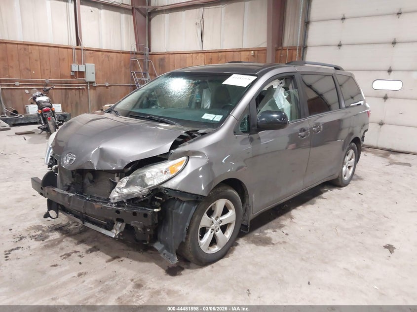 2017 Toyota Sienna Le 8 Passenger