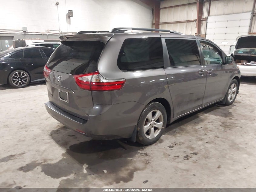 2017 Toyota Sienna Le 8 Passenger