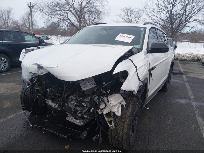 2024 Volkswagen Atlas 2.0T Peak Edition Se W/Technology