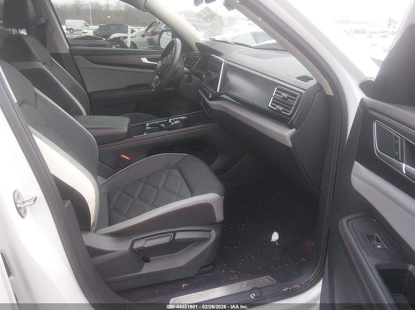 2024 Volkswagen Atlas 2.0T Peak Edition Se W/Technology