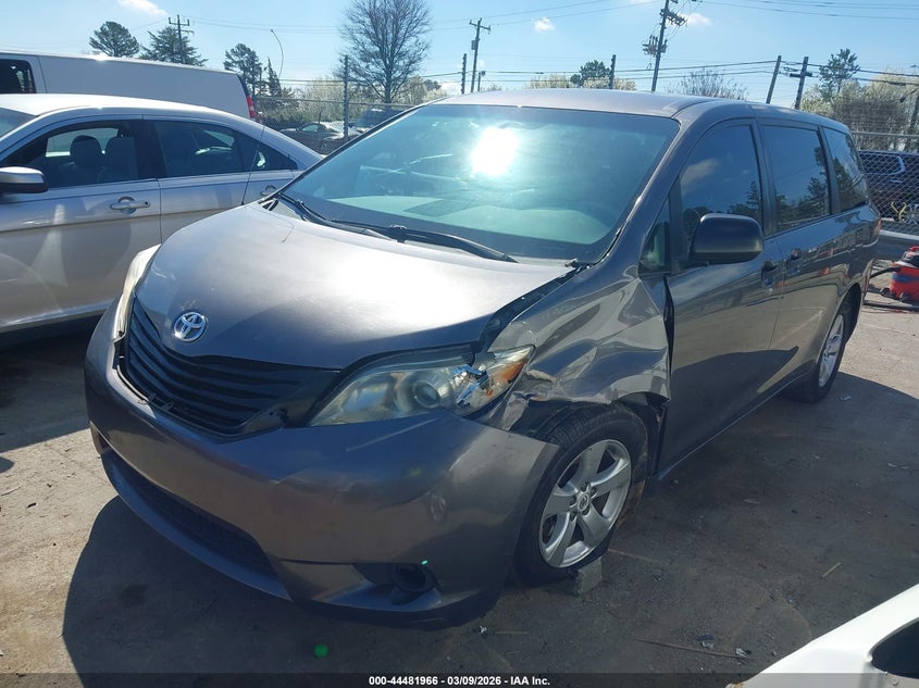 2012 Toyota Sienna Base V6 7 Passenger