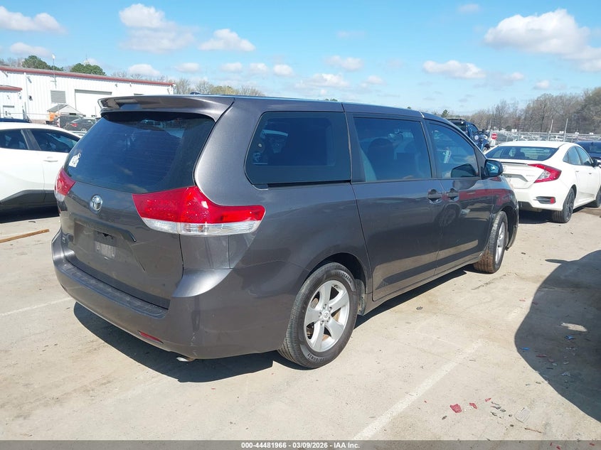 2012 Toyota Sienna Base V6 7 Passenger