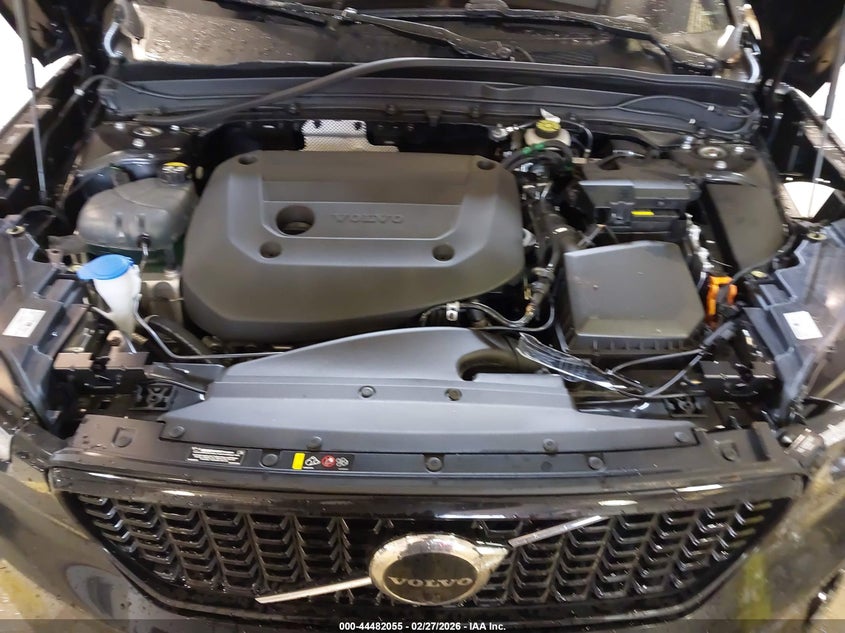 2025 Volvo Xc40 B5 Plus Dark Theme VIN: YV4L12UC8S2570441 Lot: 44482055
