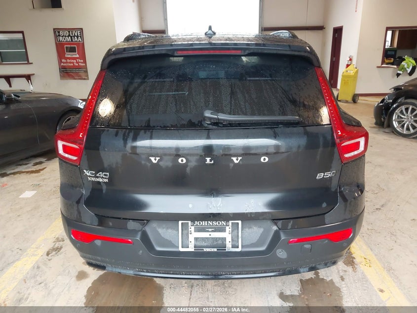 2025 Volvo Xc40 B5 Plus Dark Theme VIN: YV4L12UC8S2570441 Lot: 44482055