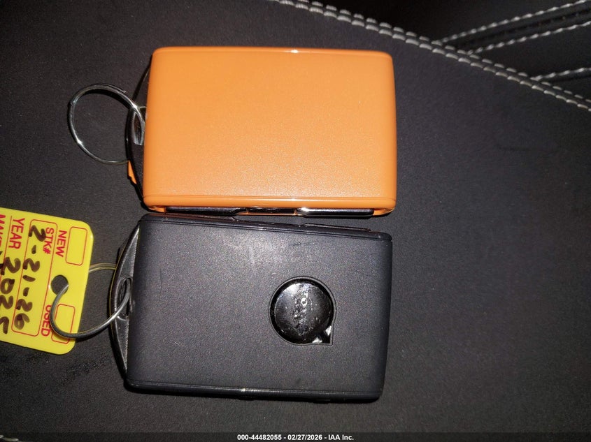 2025 Volvo Xc40 B5 Plus Dark Theme VIN: YV4L12UC8S2570441 Lot: 44482055