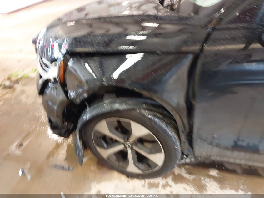 2025 Volvo Xc40 B5 Plus Dark Theme VIN: YV4L12UC8S2570441 Lot: 44482055