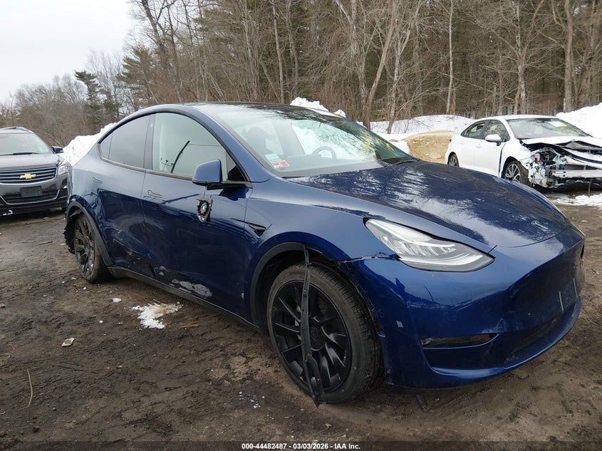 2022 Tesla Model Y Long Range Dual Motor All-Wheel Drive
