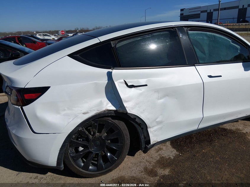 2023 Tesla Model y Awd/Long Range Dual Motor All-Wheel Drive white Lot 111044482511 Vin 7SAYGAEEXPF792861