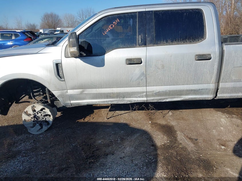 2017 Ford F250 6.2 F-250 Xlt silver Lot 111044482518 Vin 1FT7W2B65HEE26176