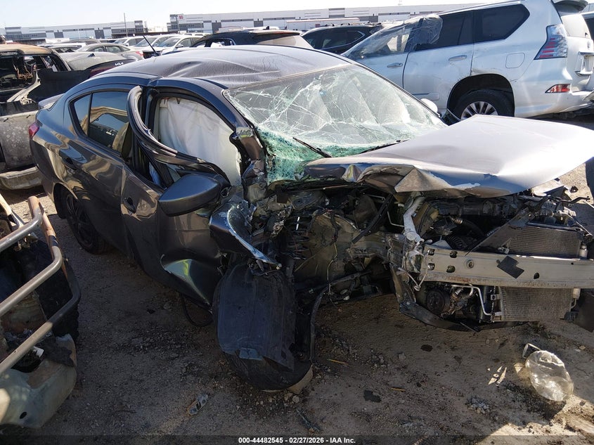 2018 Nissan Versa 1.6 S+