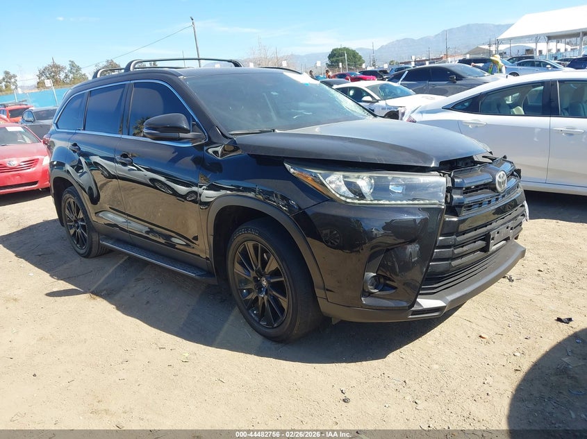 2019 Toyota Highlander Se