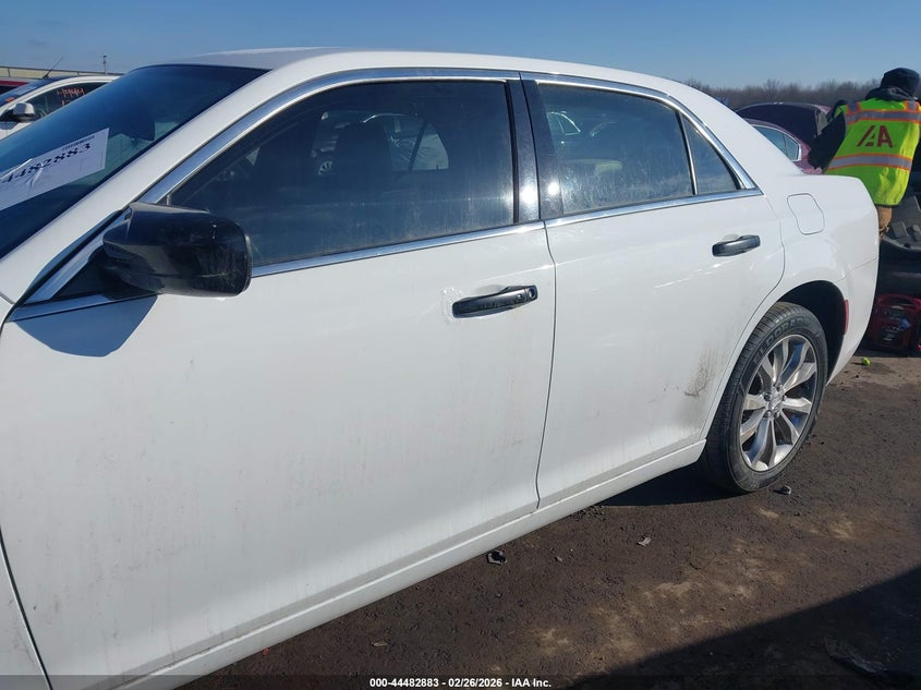 2018 Chrysler 300 3.6 Limited Awd white Lot 111044482883 Vin 2C3CCAKG6JH194989