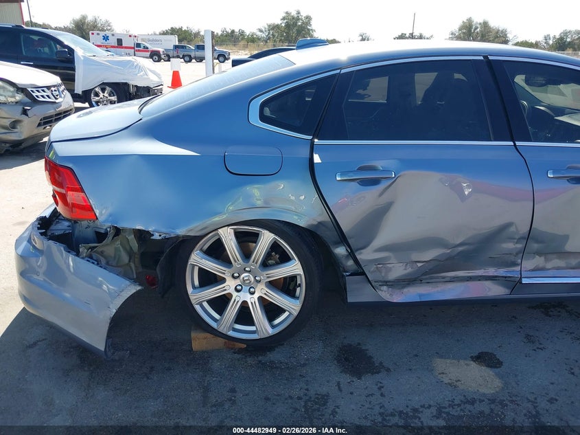 2017 Volvo S90 T6 Inscription VIN: YV1A22MLXH1007293 Lot: 44482949