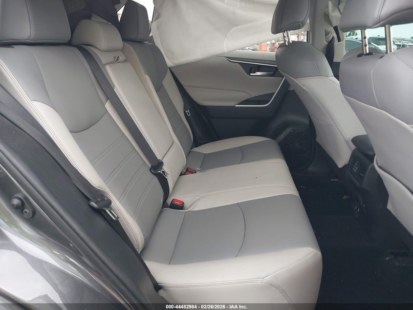 VIN 2T3C1RFV6MC113021 2021 TOYOTA RAV4 XLE PREMIUM