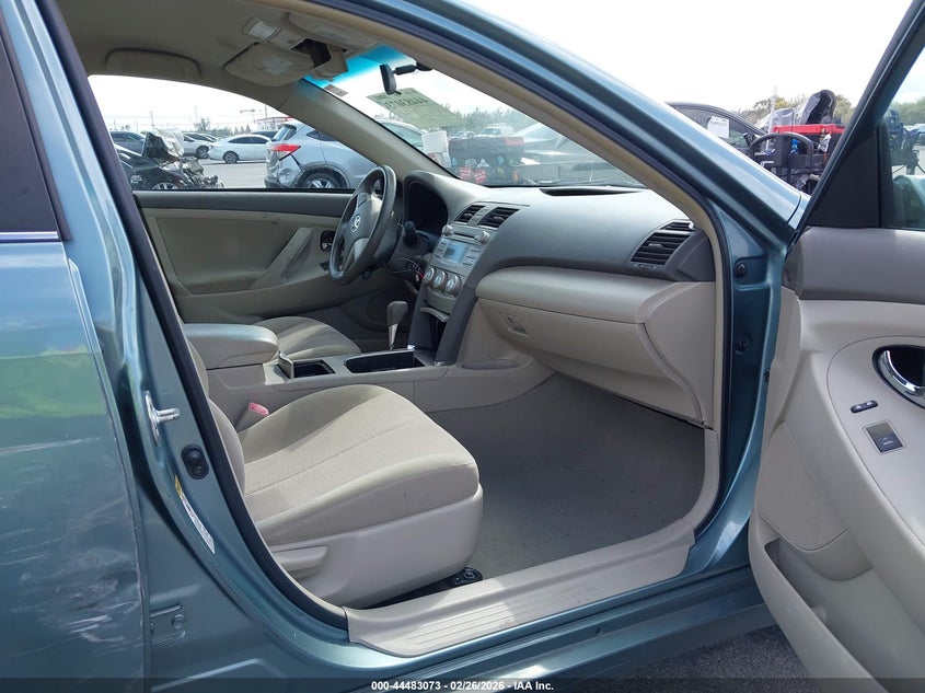 2010 Toyota Camry Le