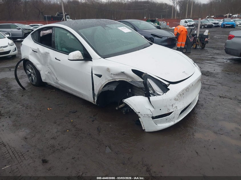 2022 Tesla Model Y Long Range Dual Motor All-Wheel Drive