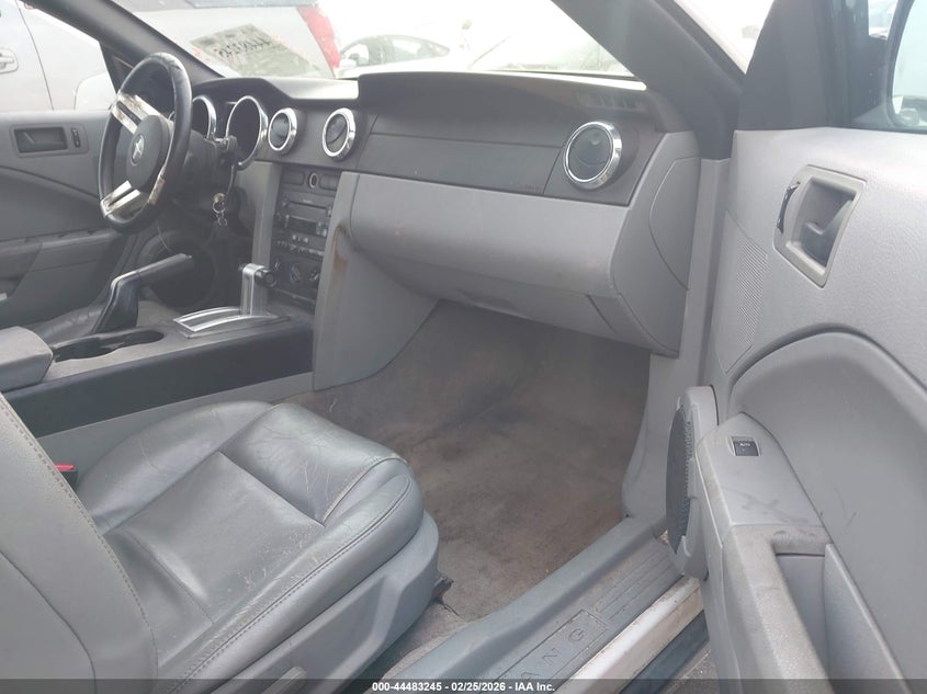 2007 Ford Mustang V6 Deluxe/V6 Premium