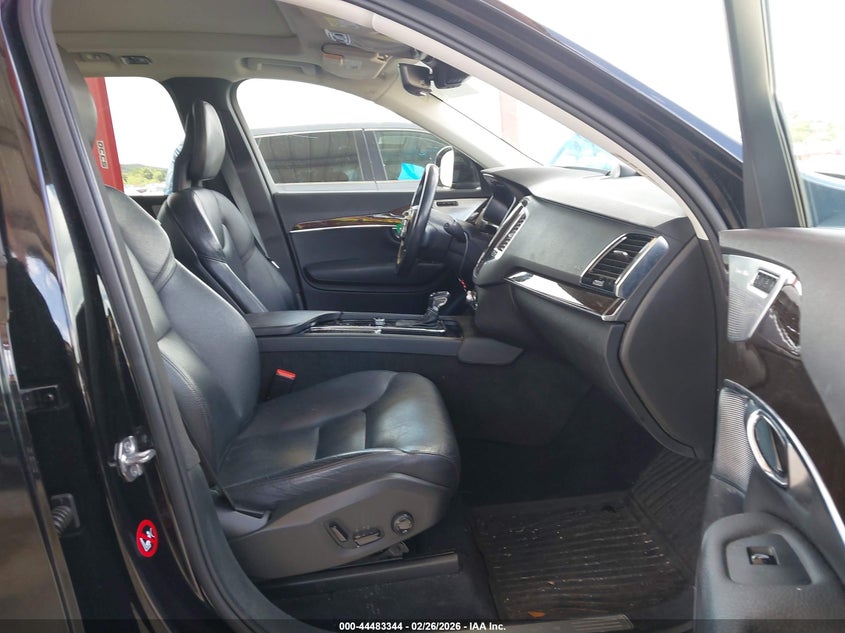 2016 Volvo Xc90 T6 Momentum