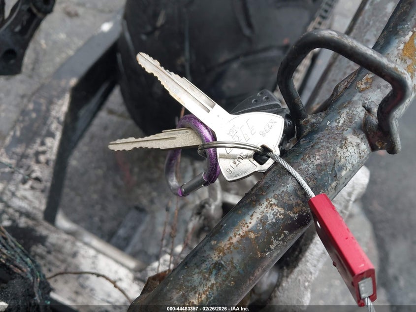 2008 Suzuki Gsx1300 R VIN: JS1GX72A782108151 Lot: 44483357