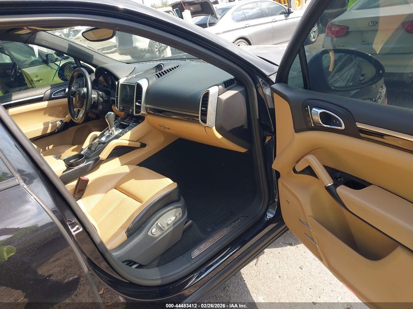 2017 Porsche Cayenne Platinum Edition