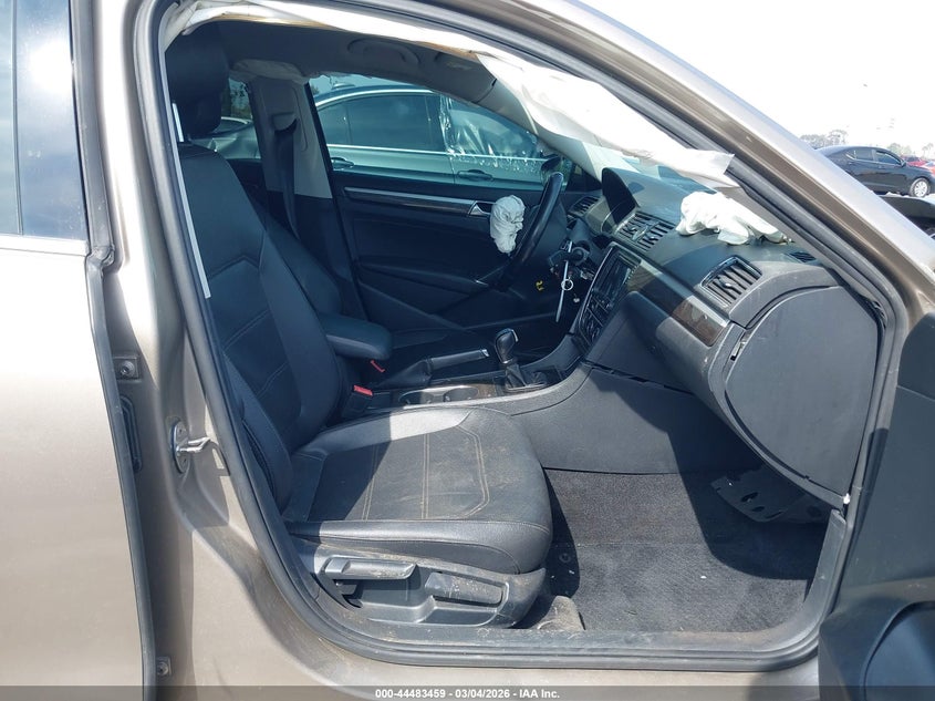 2016 Volkswagen Passat 1.8T Se