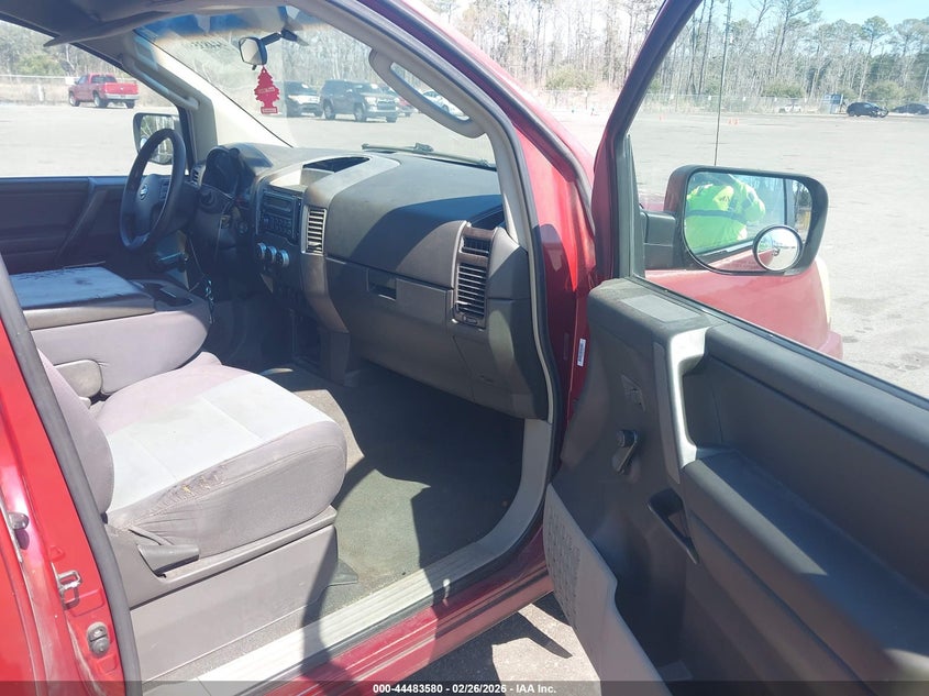 2004 Nissan Titan Xe