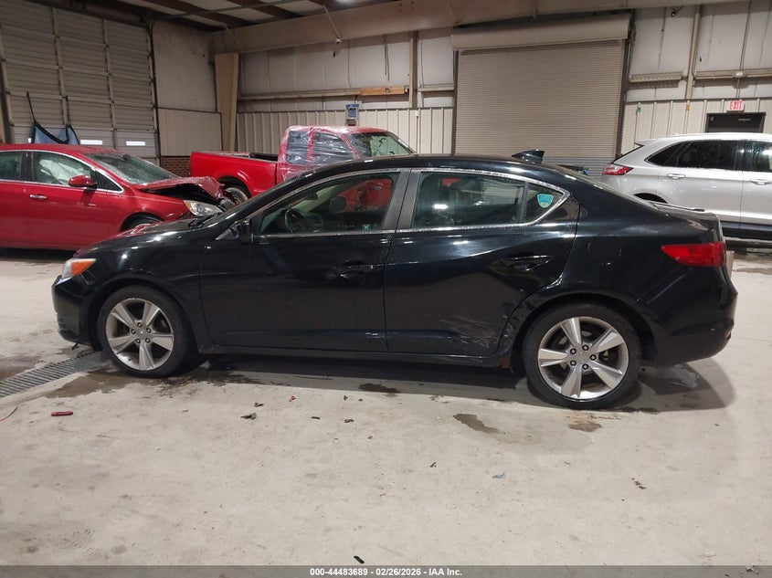 2013 Acura Ilx 2.0L VIN: 19VDE1F75DE000112 Lot: 44483689