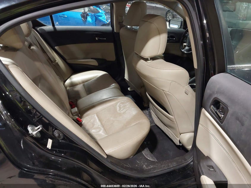 2013 Acura Ilx 2.0L VIN: 19VDE1F75DE000112 Lot: 44483689