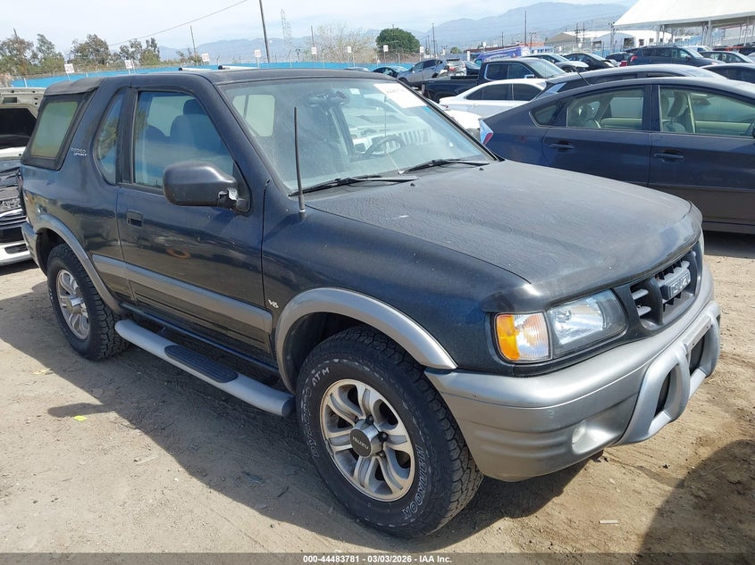 2001 Isuzu Rodeo Sport S 3.2L V6 Hard Top/S 3.2L V6 Soft Top