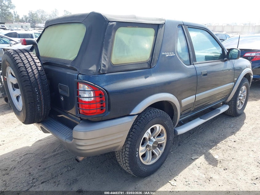 2001 Isuzu Rodeo Sport S 3.2L V6 Hard Top/S 3.2L V6 Soft Top