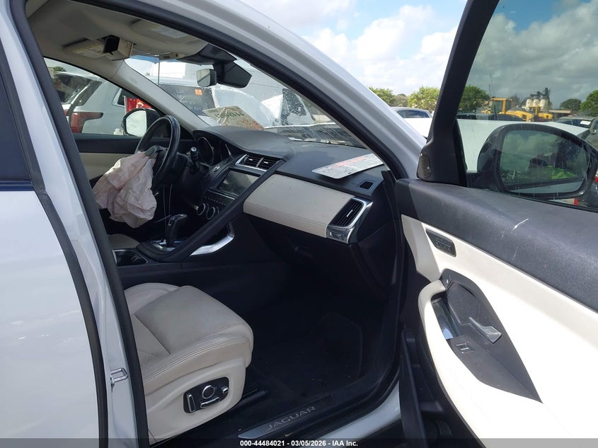 VIN: SADFP2FX7K1Z35894 2019 JAGUAR E-PACE SE