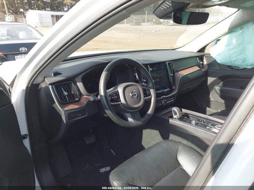 2023 Volvo Xc60 B5 Plus Bright Theme