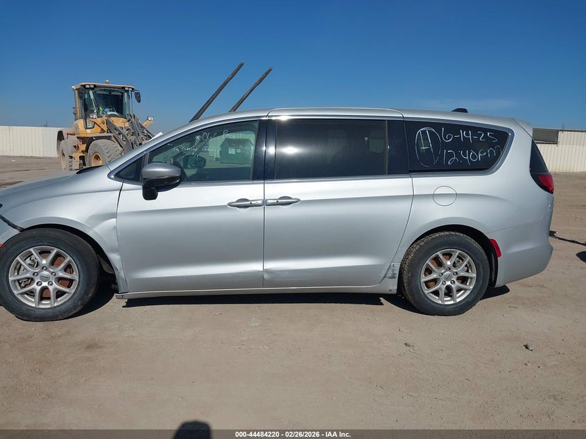 2023 Chrysler Pacifica 3.6 Touring L silver Lot 111044484220 Vin 2C4RC1BGXPR613094