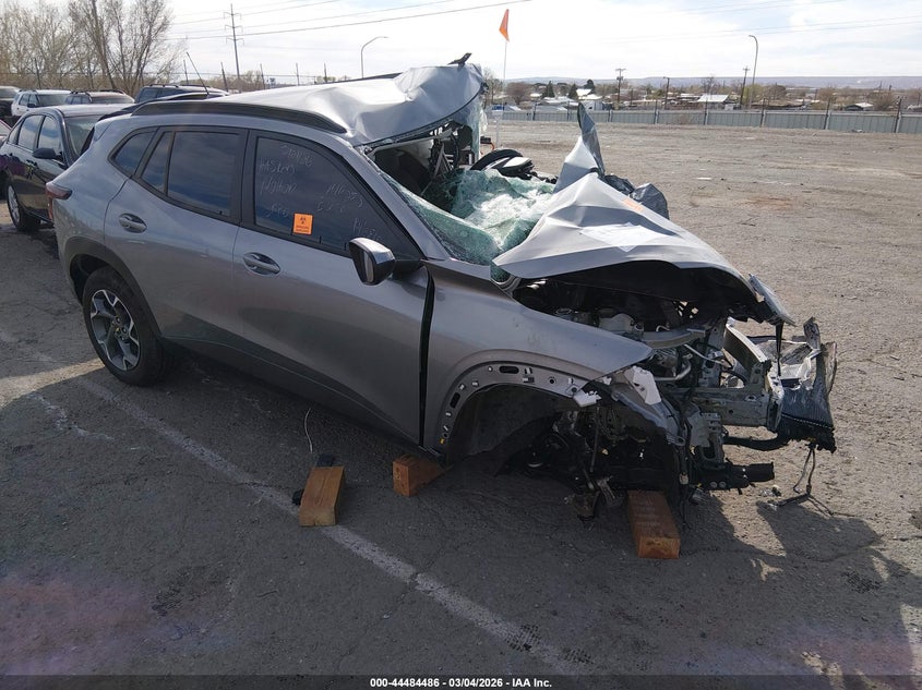 2025 CHEVROLET TRAX FWD LT