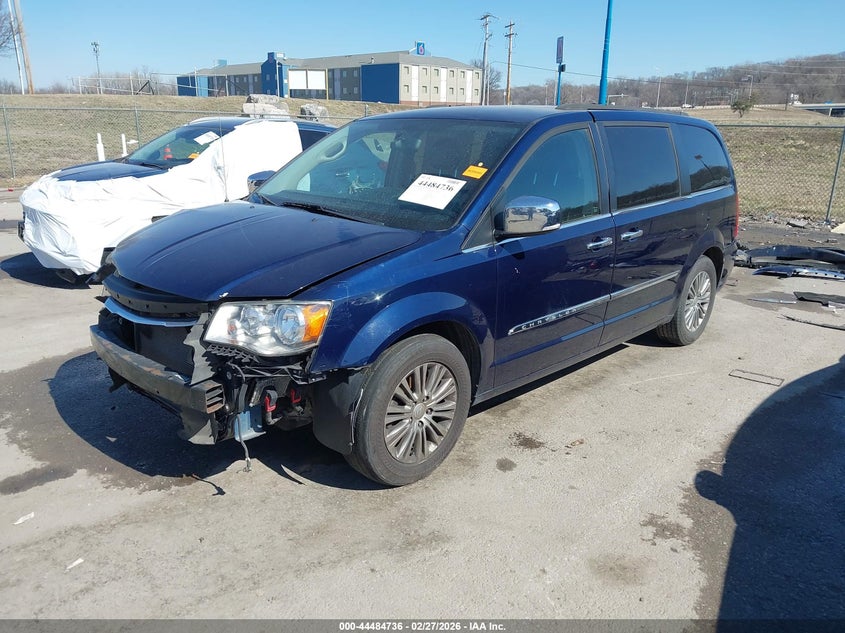 2013 Chrysler Town & Country Touring-L