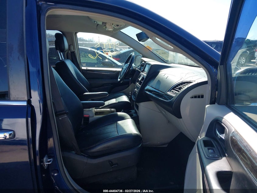 2013 Chrysler Town & Country Touring-L