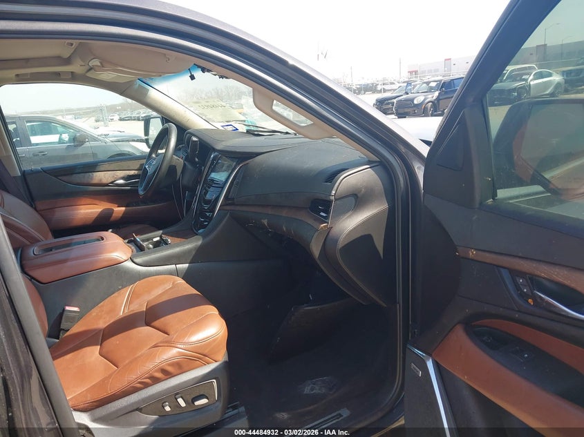 2016 Cadillac Escalade Luxury Collection