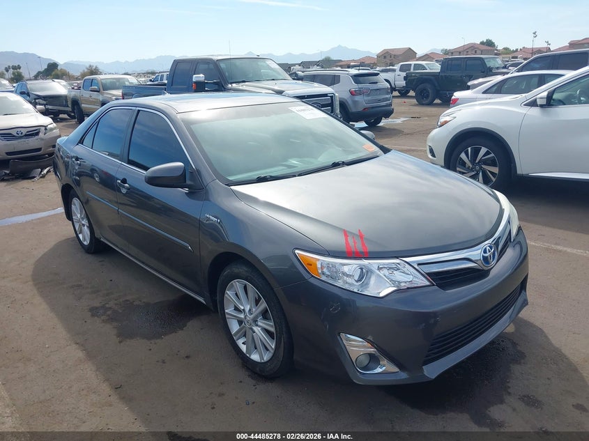 2013 Toyota Camry Hybrid Xle