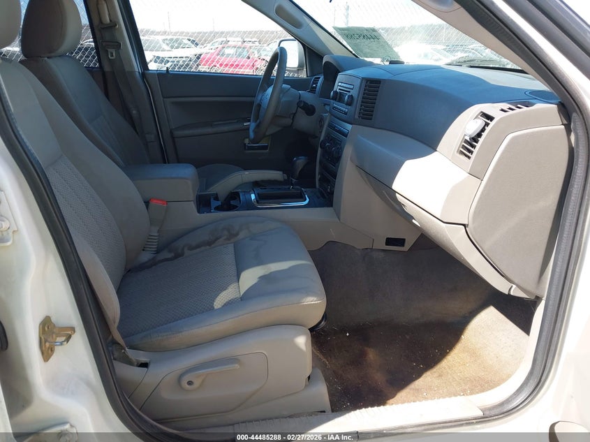 2005 Jeep Grand Cherokee Laredo