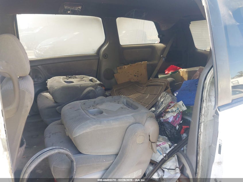 2006 TOYOTA SIENNA auction photo 8