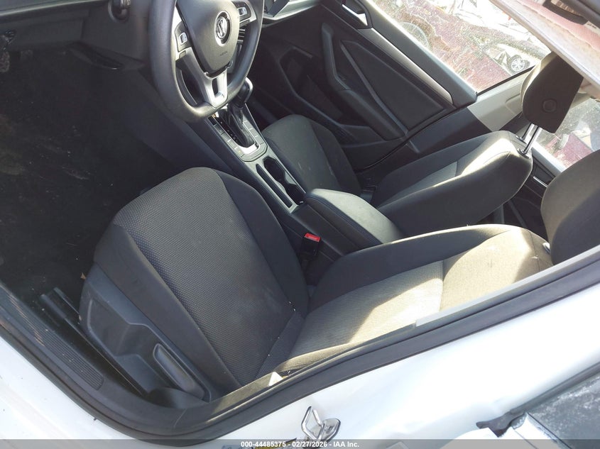 2019 VOLKSWAGEN JETTA · Фото 20