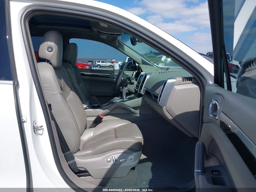 2014 Porsche Cayenne Platinum Edition