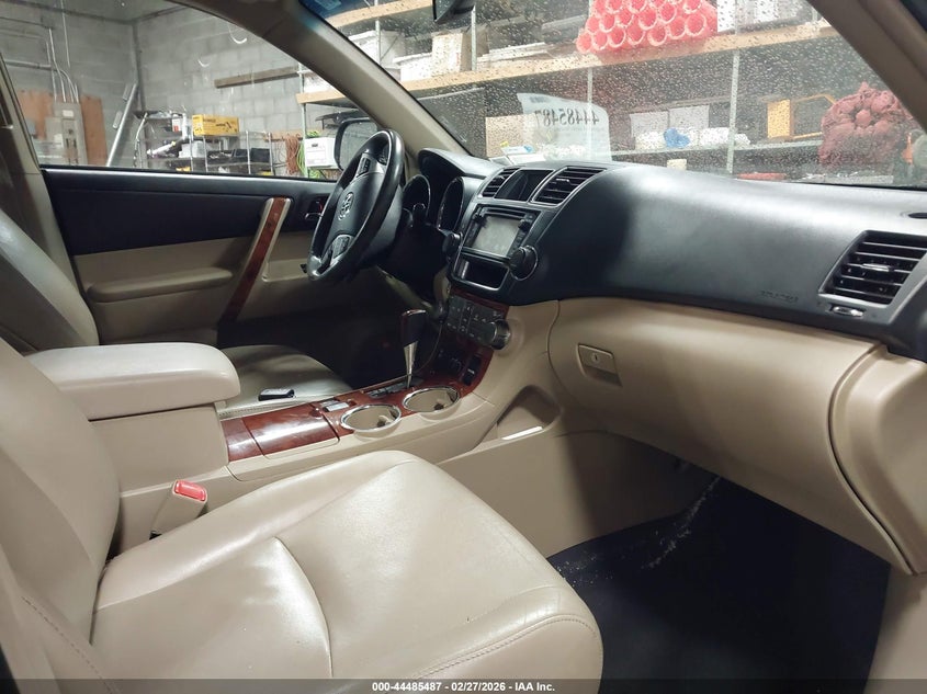 2013 Toyota Highlander Limited V6