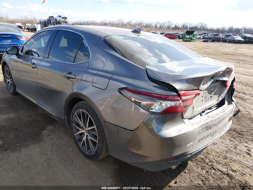 2022 Toyota Camry Xle Hybrid