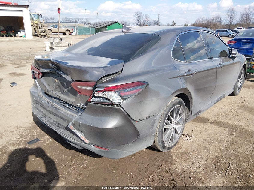 2022 Toyota Camry Xle Hybrid