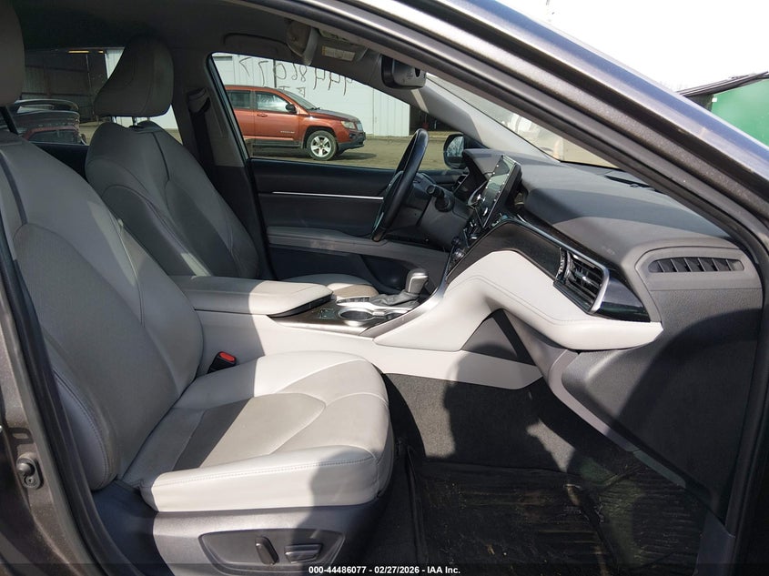 2022 Toyota Camry Xle Hybrid