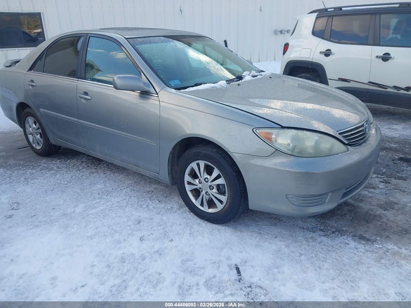 2005 Toyota Camry Le