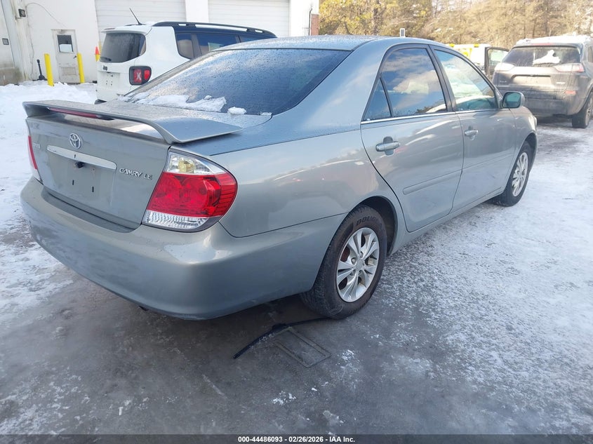 2005 Toyota Camry Le